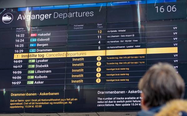 Togforsinkelser og innstillinger på Oslo S etter feil på en sporveksel i april i fjor. Foto: Ørn E. Borgen / NTB