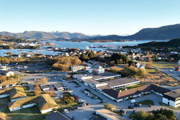 Saken KOFA skulle ta stilling til gjaldt et bygg med kjøkken i tilknytning til Herøy omsorgssenter. Foto: Herøy kommune