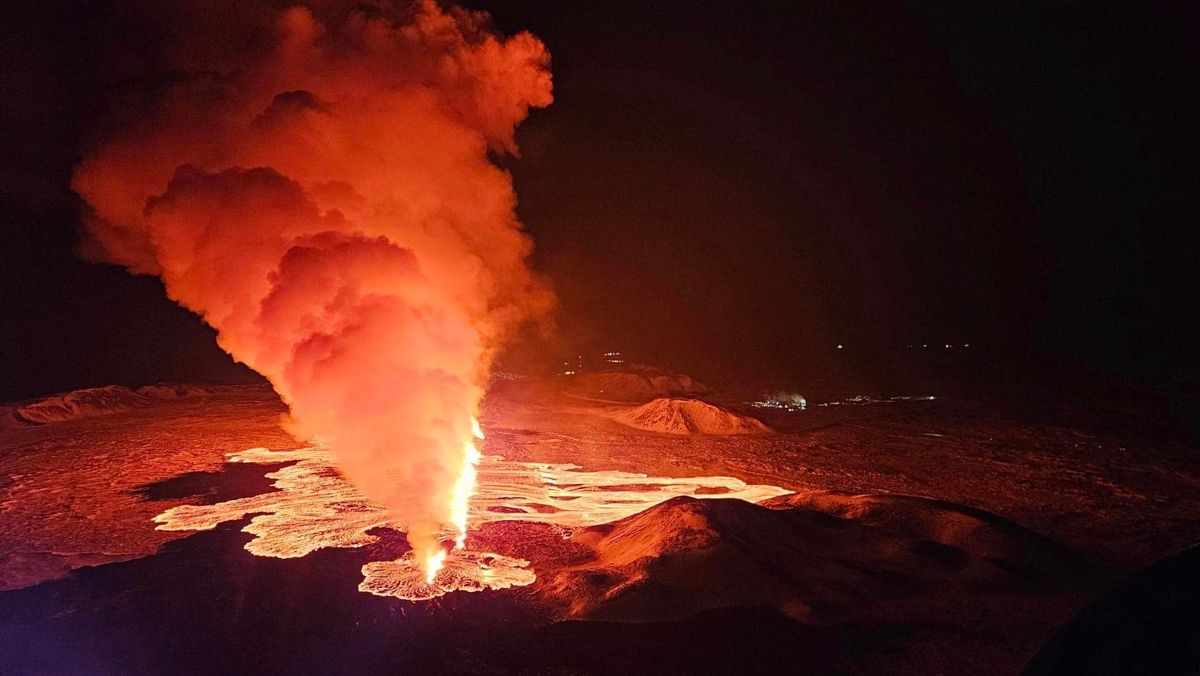 Vulkanutbruddet på Reykjaneshalvøya på Island torsdag er ikke overraskende, ifølge den norske geologen Børge Johannes Wigum. Foto: Islands sivilforsvar / NTB