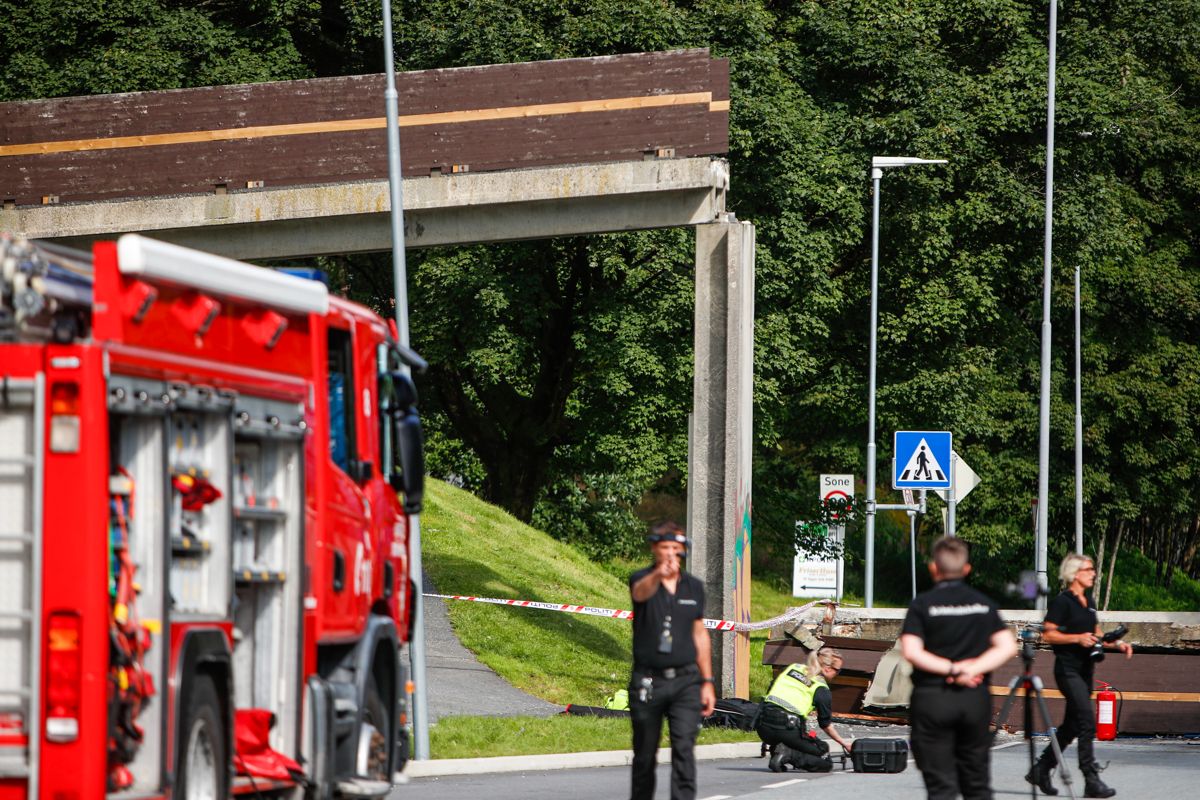 En mann i 50-årene omkom i ulykken ved gangbrua i Olsvik. Foto: Tuva Åserud / NTB