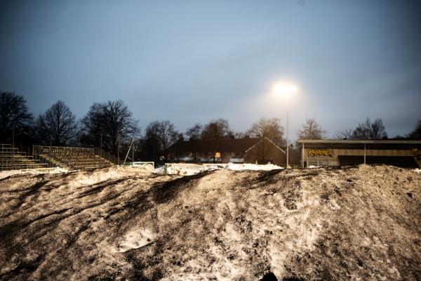 Gummigranulat på avveie er en stor miljøutfordring. Her fra Nordre Åsen i Oslo. Foto: Annika Byrde / NTB
