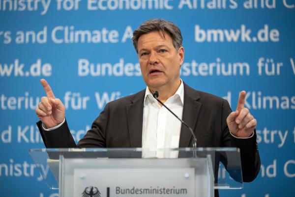 Robert Habeck, minister for klima og miljø i Tyskland, har stor tro på karbonfangst og -lagring. Monika Skolimowska / AP / NTB