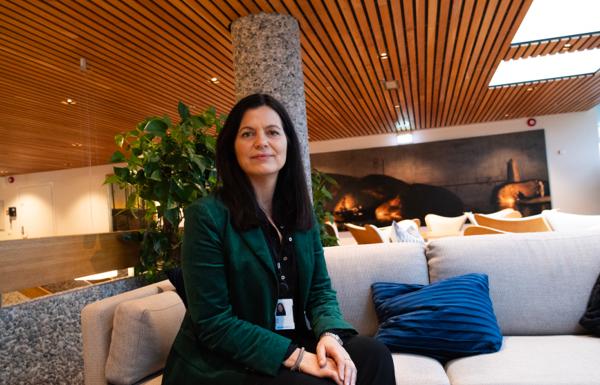 Nina Solli, direktør i NHO Byggenæringen, sier at de har prognoser på at entreprenørmarkedet kan komme til å få et produksjonsfall på hele 30 milliarder kroner, eller 20 prosent, mellom 2022 og 2025. Foto: Ingvill Hafver