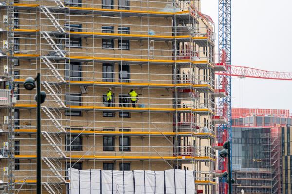 NBBL og Virke mener mangelen på boliger som bygges i Oslo, kan ha dramatiske konsekvenser fremover. Her fra et boligprosjekt på Økern i Oslo. Foto: Håkon Mosvold Larsen / NTB