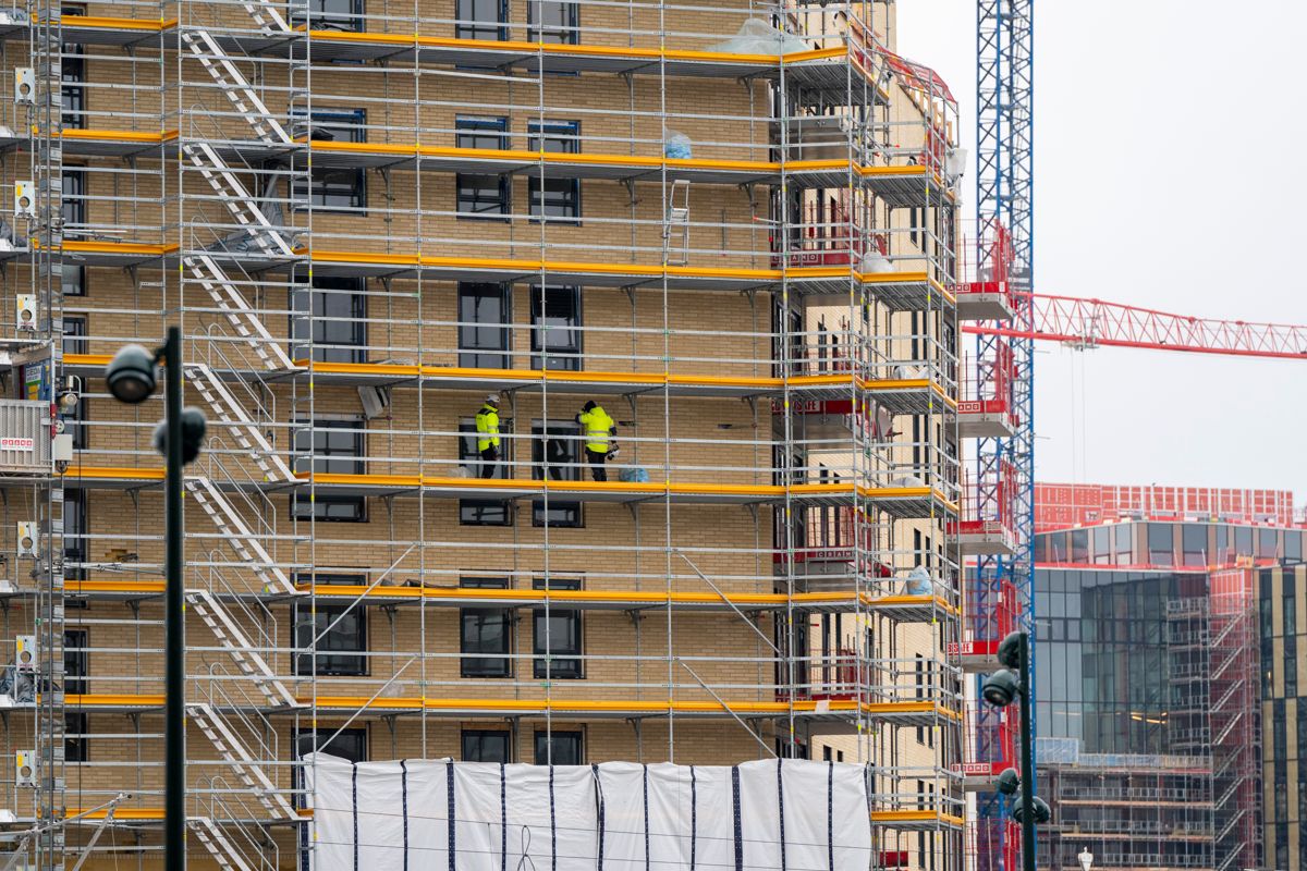 I dag starter en to dager lang mekling for partene i byggeindustrien for å unngå streik. Foto: Håkon Mosvold Larsen / NTB