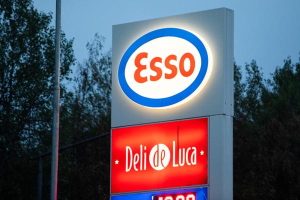 Esso har ikke dokumentert at biodrivstoff de solgte i 2022 var avansert biodrivstoff, sier Miljødirektoratet. Foto: Audun Braastad / NTB
