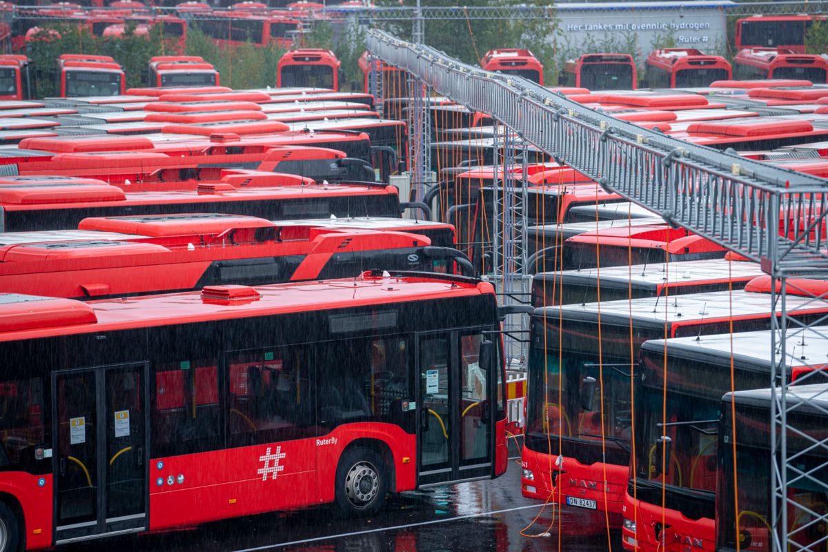 Man-busser parkert på Unibuss sitt anlegg på Rosenholm i Oslo. Arkivfoto.  Foto: Heiko Junge / NTB
