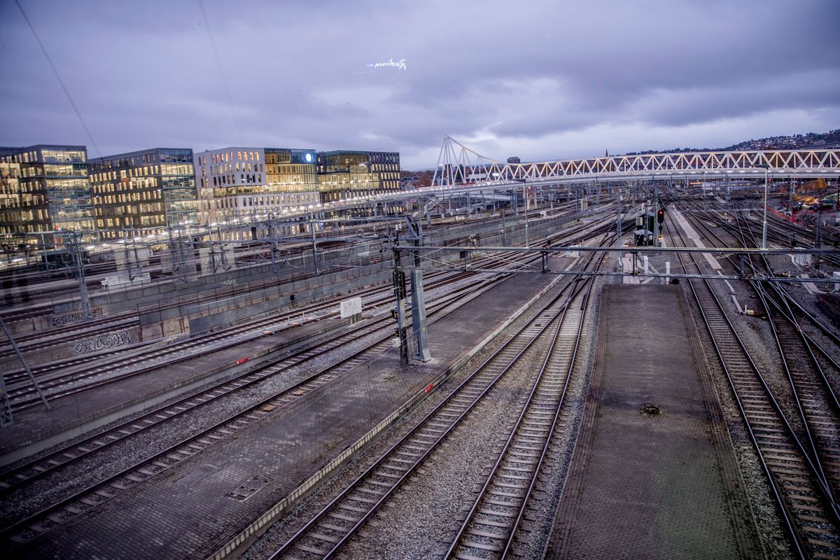 Det er togtrøbbel i Oslo mandag som følge av feil på en sporveksel. Trøbbelet begynte i morgenrushet. Illustrasjonsfoto: Stian Lysberg Solum / NTB