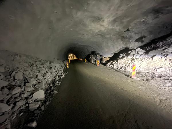 Fra rehabiliteriungen av den 6397 meter lange Fjærlandstunnelen på rv 5 i Sunnfjord.