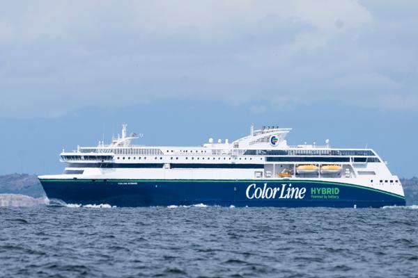 Color Line kan igjen seile fra Sandefjord etter at havnen tirsdag fikk tilbake godkjenning som internasjonal havn. Foto: Erik Flaaris Johansen / NTB