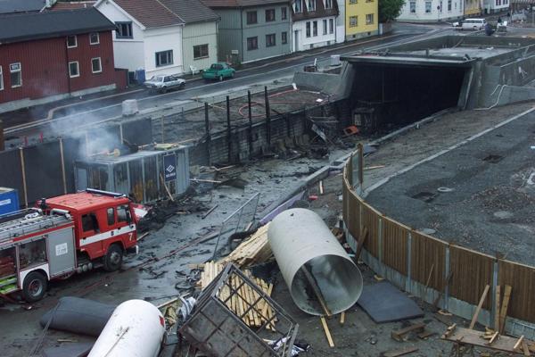 Den 29. juni klokken er det 25 år siden eksplosjonsulykken i Bragernestunnelen i Drammen. Tre mennesker mistet livet i tragedien som preget en hel nasjon. Foto: Terje Bendiksby / NTB