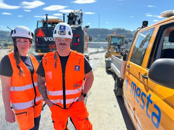 Anette Sørstrand, anleggsleder, og Steffen Haugan, prosjektleder. Foto: Mesta