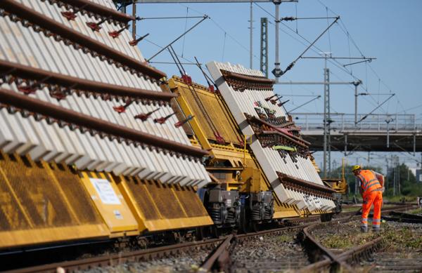 Deutsche Bahn fornyer og moderniserer nå jernbaneinfrastrukturen for 320 milliarder kroner. Først ut er strekningen Frankfurt am Main – Mannheim, en av de lest trafikkerte jernbanestrekningene i Tyskland. Foto: Deutsche Bahn AG.