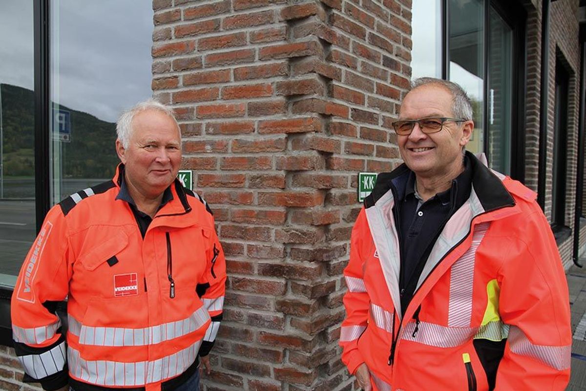 Prosjektleder Tor Ole Leversby (til venstre) og anleggsleder Per Arne Leversby i Veidekke Entrepre-nør AS.