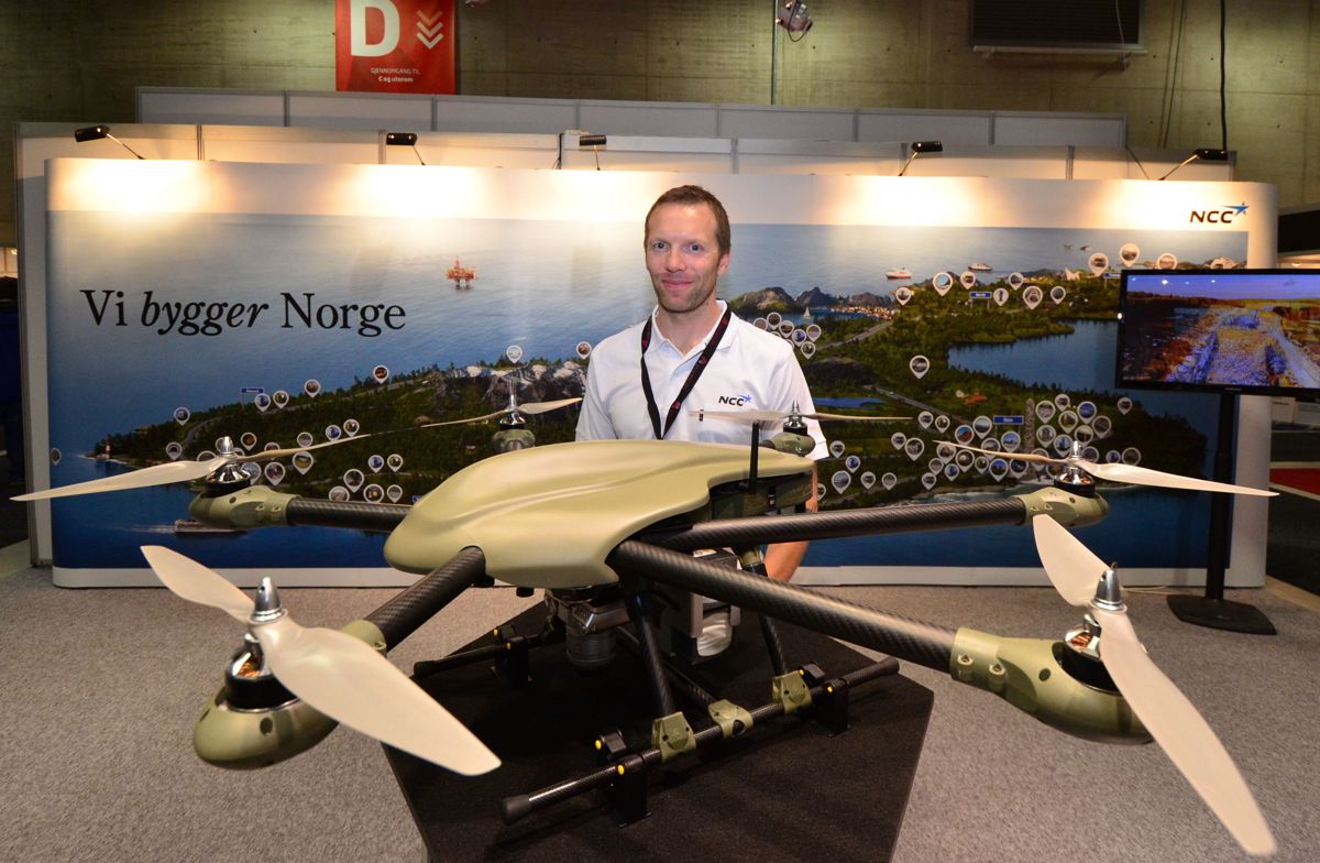 Dronepilot og stikningsingeniør Mikkel Myrvold i NCC .