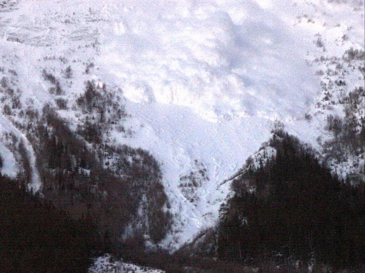 Dette bildet viser snøskredet som gikk i Lom 25. februar i år. Foto: Cautus Geo
