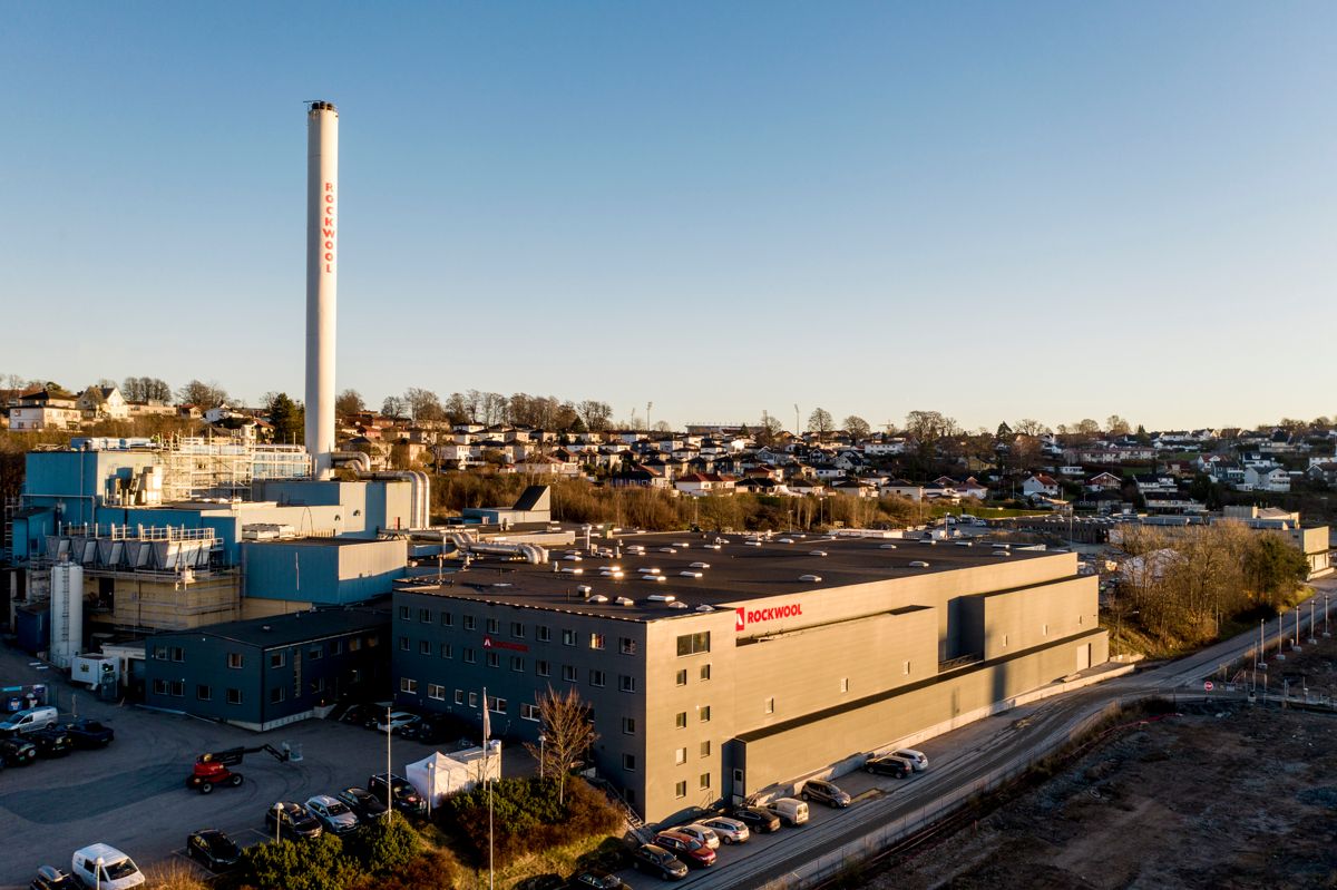 Rockwool har elektrifisert store deler av fabrikken i Moss. Foto: Rockwool