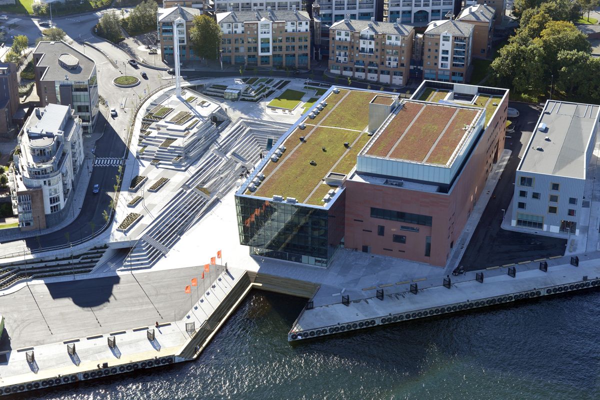 3700 kvadratmeter sedumtak på Stavanger konserthus, etablert i 2012. Foto: Foto: Jon Ingemundsen