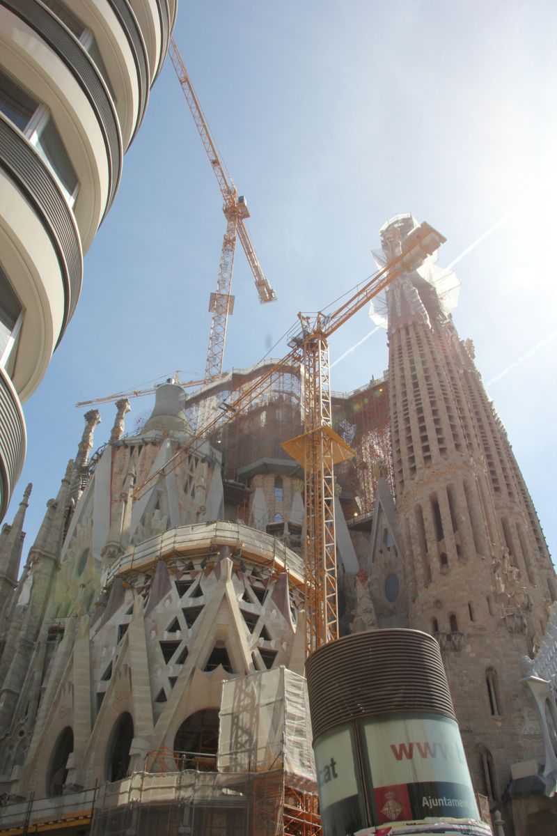 Påsken 2015 bygges det fortsatt på Sagrada Familia i Barcelona, etter at kirken ble påbegynt i 1882. (Foto: Svanhild Blakstad)