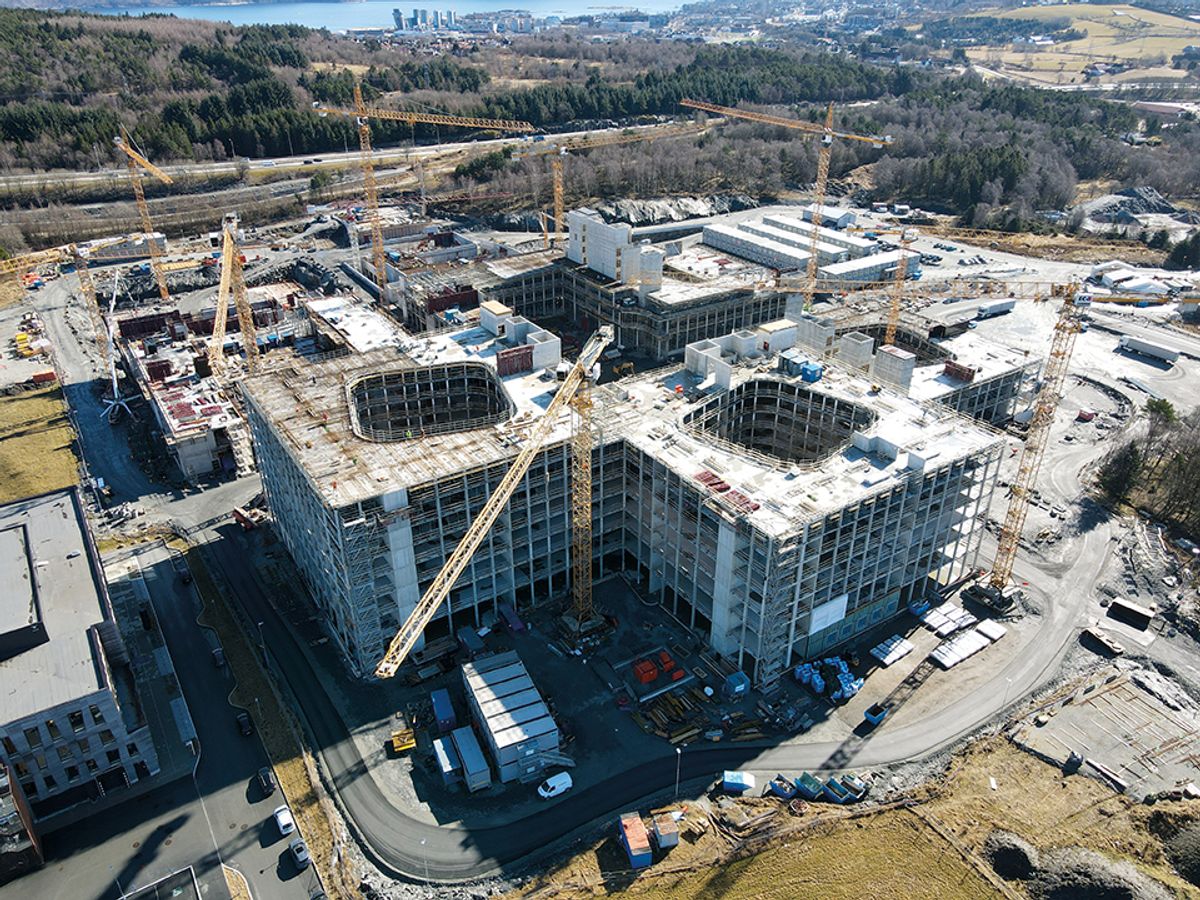 Byggingen av det nye universitetssykehuset i Stavanger er for tiden landets største byggeprosjekt. Foto: Mikal Haga, Kruse Smith.