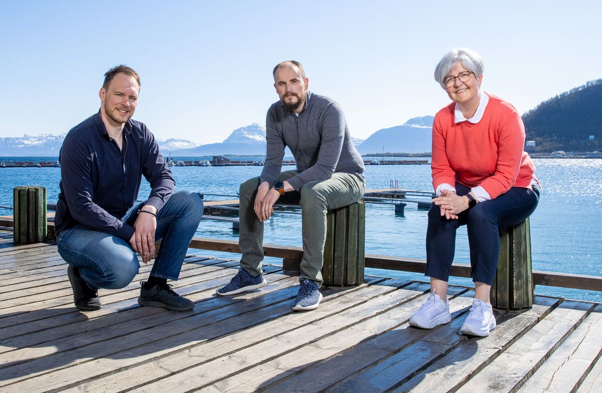 Kenneth Dallager, Erling Pettersen og Hilde Svenning i Hinnstein AS gleder seg over økt oppdragsmengde og flere nye medarbeidere for den nordnorske ingeniørbedriften.
