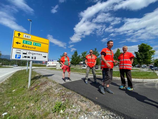 Statens vegvesen E39 Ålesund Molde er i gang med planleggingen av ny E39 fra Ålesund til Molde. Anleggsansvarlig E39 Ålesund Molde, Arild Gjerde, prosjektdirektør Ove Nesje Statens vegvesen, Utbygging midt, planleggingsleder Breivika-Ørskogfjellet, Tone Hammer, NTP -rute ansvarlig Møre og Romsdal, Andre Moltubakk og prosjektleder Harald Inge Johnsen Statens vegvesen, E39 Ålesund-Molde var denne uka på befaring av strekningen. Foto: Statens vegvesen