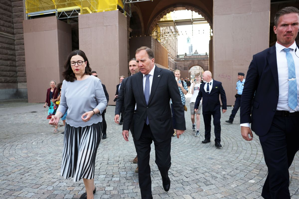 Statsminister Stefan Löfven (S) forlater Riksdagen etter mistillitsavstemningen. Foto: NTB / Nils Petter Nilsson / TT NYHETSBYRÅN / NTB