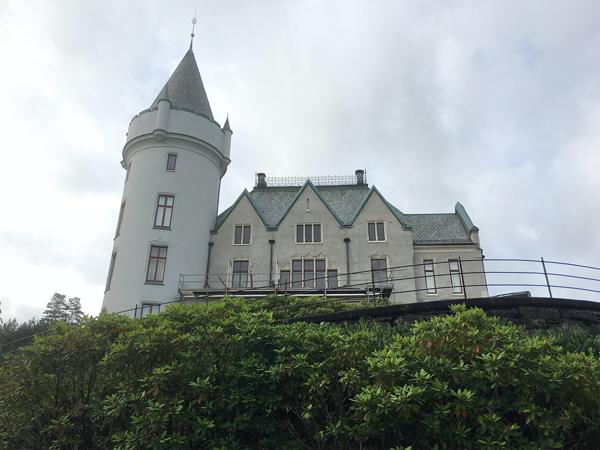 Gamlehaugen er den offisielle kongeboligen i Bergen. Foto: Statsbygg