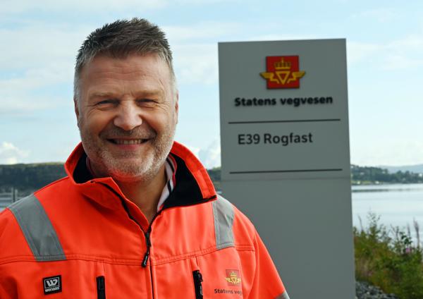 Oddvar Kaarmo, prosjektsjef for Rogfast i Statens vegvesen, forklarer avvisningen av Acciona ved Rogfast-prosjektet. Foto: Øyvind Ellingsen/Statens vegvesen
