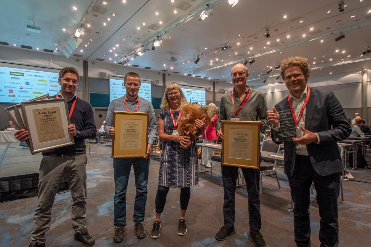 Fabian Eggum i AF Byggfornyelse (fra venstre), Øystein Sandnes i Advansia, Vibeke Johnsen i Kultur- og idrettsbygg Oslo KF, Einar Hagem i Lund Hagem Arkitekter og Marius Mowe i Atelier Oslo. Foto: Sindre Sverdrup Strand