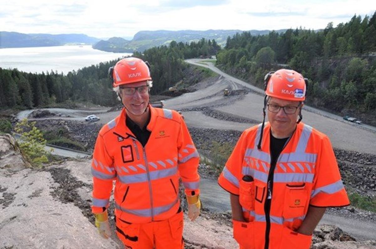 Øyvind Storløkken t.v. og Jan Ove Sørheim i Norlandsdalen mellom Sollihøgda og Skaret.