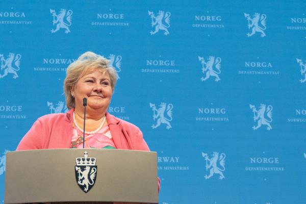 Statsminister Erna Solberg kom med en gladnyhet til Andøya Space. Foto: Ali Zare / NTB