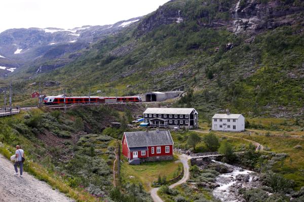 Med den nye Ringeriksbanen skal reisetiden med Bergensbanen kuttes med 50 minutter. Foto: Marianne Løvland / NTB