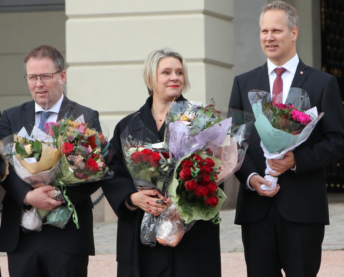 F.v. Kommunal- og distriktsminister Bjørn Arild Gram (Sp), helse- og omsorgsminister Ingvild Kjerkol (Ap) og samferdselsminister Jon-Ivar Nygård (Ap). Foto: Arve Brekkhus