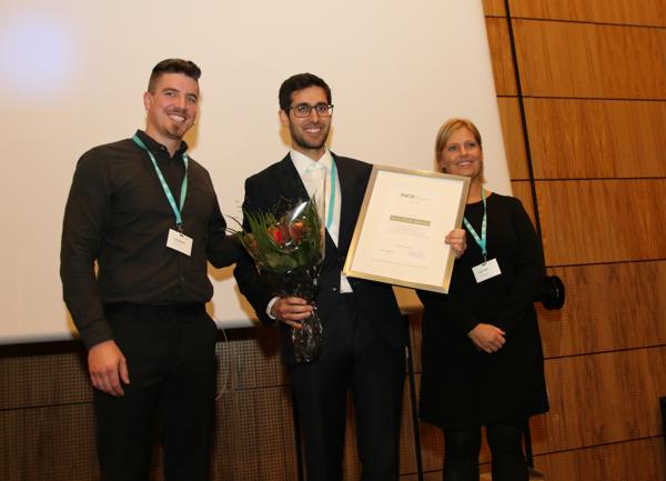 Assis Arano Barenys i Norconsult fikk Norsk Betongforenings FoU-pris for 2021. Han fikke prisen av styreleder Andreas Sjaastad og daglig leder Cecilie Hagby i Norsk Betongforening.