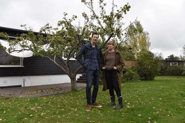 Kristoffer Eide Hoen og kona Hege Hoen gleder seg til å flytte inn i sitt nye hus i Nøtterøy.