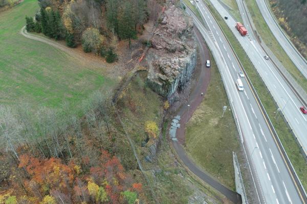 Statens vegvesen skal fjerne cirka 3.000 kubikkmeter med fjell ved E18 i Horten.
