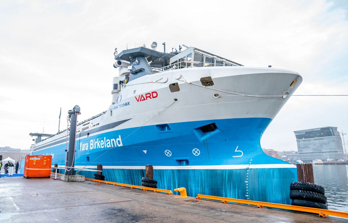 Konteinerskipet Yara Birkeland er helelektrisk og skal bli selvkjørende. Foto: Torstein Bøe / NTB