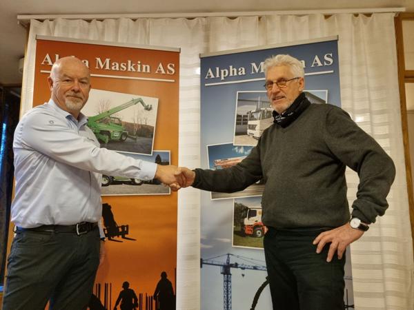Bjørn Steinar Olsen i Alpha Maskin (t.h.) og Glenn Mellegaard i Hymax. Foto: Hymax