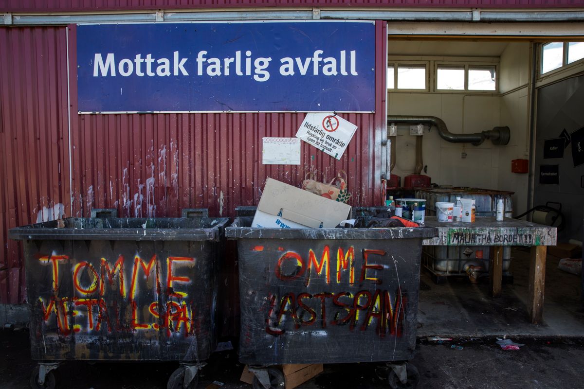 I 2020 leverte hver nordmann i snitt 17,3 kilo farlig avfall. Foto: Berit Roald / NTB