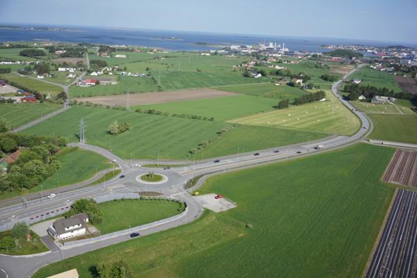 Bjelland skal bygge 2,1 kilometer ny firefelts riksvei 509 fra Sør-Tjora til Kontinentalvegen i Sola kommune.