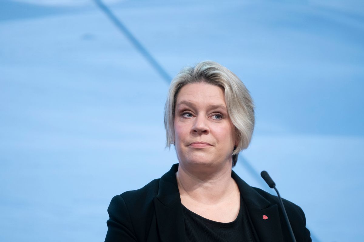 Olje- og energiminister Marte Mjøs Persen (Ap) sier regjeringen ikke vil ta initiativ til å utsette innføringen av den nye nettleiemodellen. Foto: Terje Pedersen / NTB