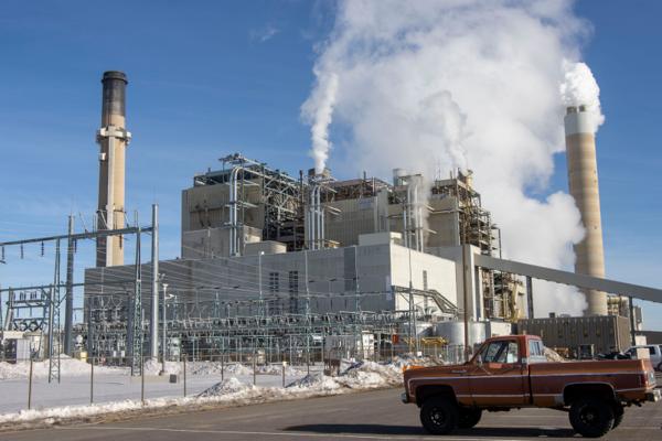 Et atomkraftverk i Kemmerer i delstaten Wyoming. Kraftverket slipper ut store mengder vanndamp, men omtrent ingen klimagasser. Foto: Natalie Behring / AP / NTB