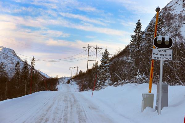 Fylkesvei 450 mellom Dalen og Valle i Setesdal er svært utsatt for snøskred. Nå skal den sikres slik at den blir betydelig tryggere.