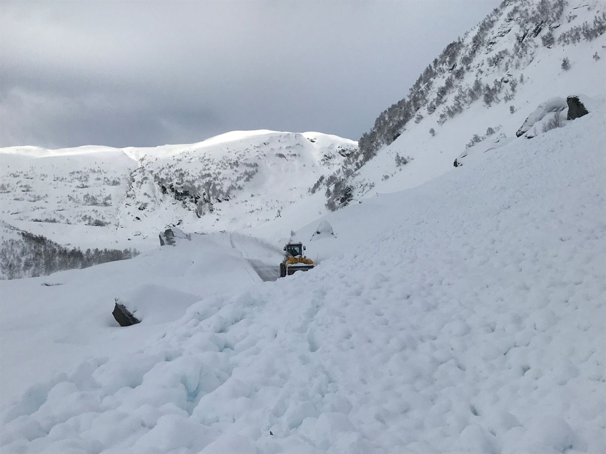 Det kan koma mykje snø på riksveg 13 Vikafjellet vinterstid.