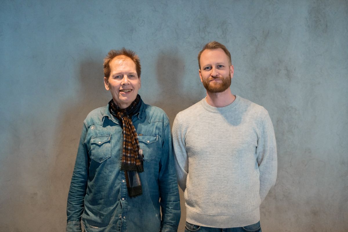 Wayback-leder Johan Lothe (til venstre) og prosjektleder Eivind Bjørnedalen i Dark Arkitekter håper å kunne presentere en skisse for et lavsikkerhetsfengsel designet for å hjelpe innsatte å vende tilbake til samfunnet i løpet av denne våren. Foto: Dark Arkitekter