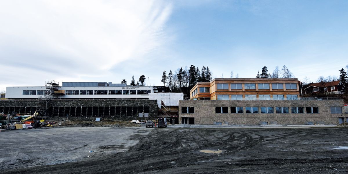 Eikeli videregående skole i Bærum øker antall elevplasser fra 420 til 720 etter ombyggingen.