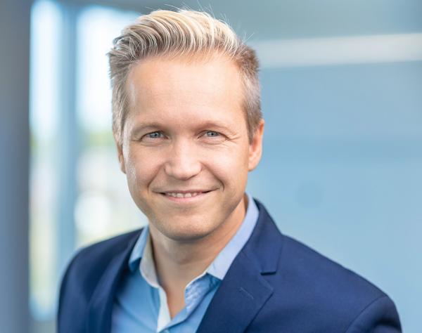 Stian Thorsrud er nyansatt direktør for marked og kommunikasjon i Elop. Foto: Max Emanuelson