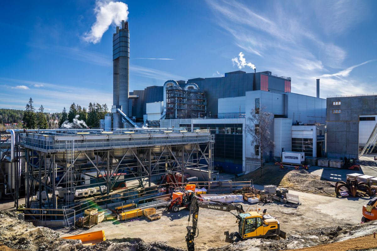 Klemetsrud forbrenningsanlegg i Oslo har som mål å bli verdens første i sitt slag med fullskala karbonfangst (CCS). Det kan bli dyrere enn planlagt. Foto: Ole Berg-Rusten / NTB