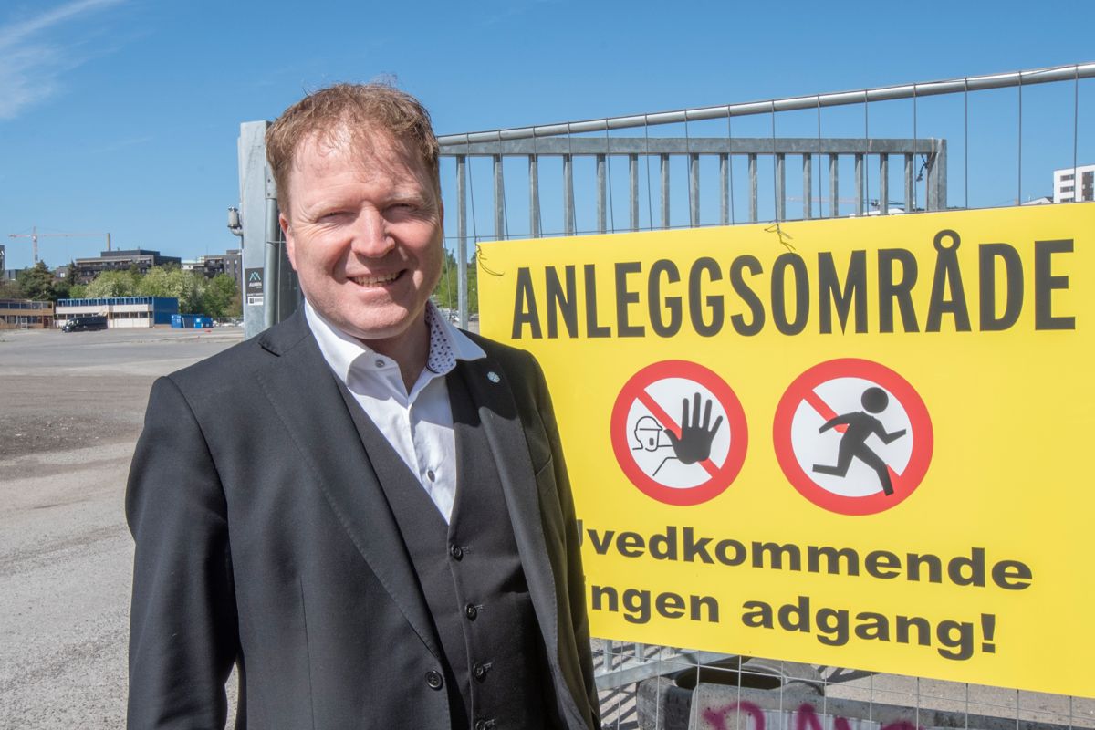 Kommunal- og distriktsminister Sigbjørn Gjelsvik. Foto: Sindre Sverdrup Strand